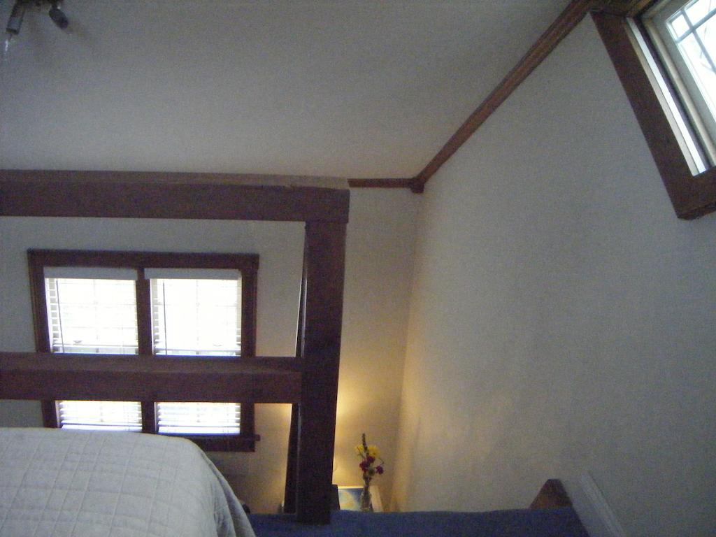 Moffett House Affittacamere 3*